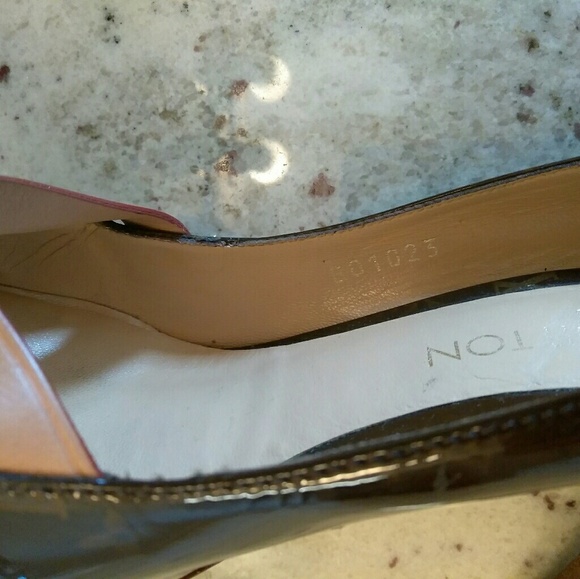 ****SOLD****Authentic Louis Vuitton Monogram Pumps - Picture 7 of 8